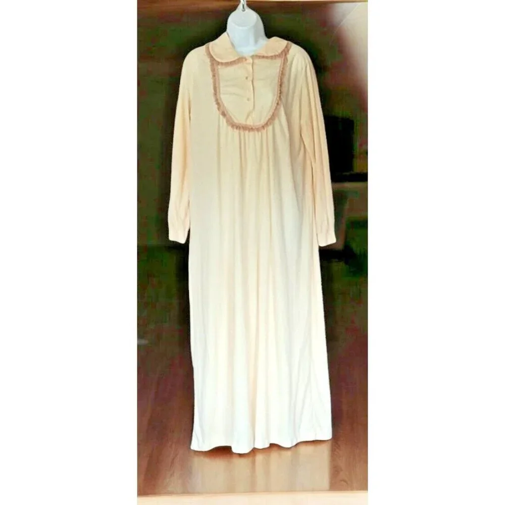 Danielle Night Gown Womans M Vintage Lace Trim Beige Button Front‎ Long Sleeve